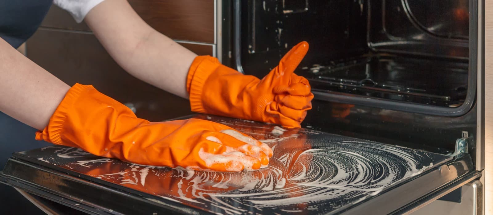 Kitchen Deep Cleaning Dubai by Fully Trained Professionals