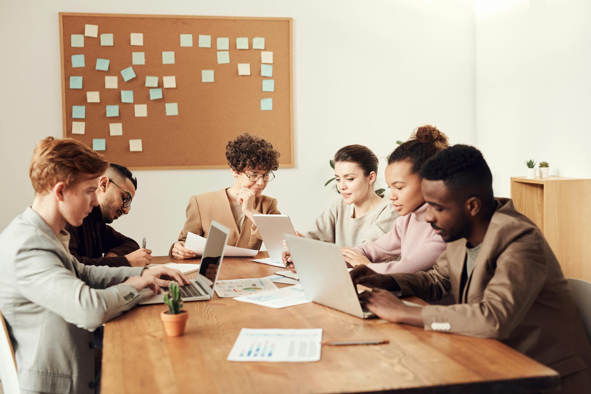 How to Find School Leaver Jobs That Suit Your Skills