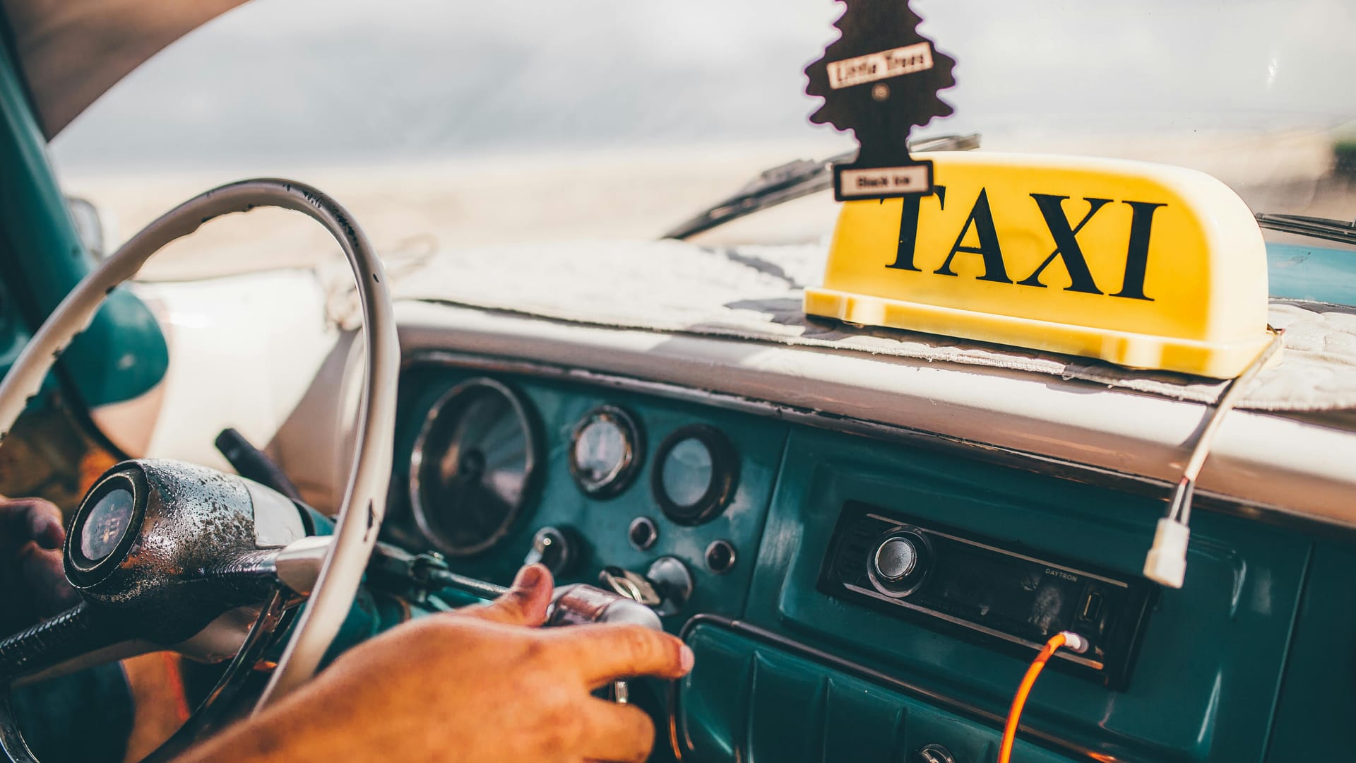 Claygate Airport Taxi Services – Safe and Punctual