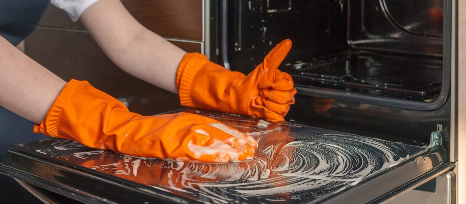 Kitchen Deep Cleaning Dubai by Fully Trained Professionals