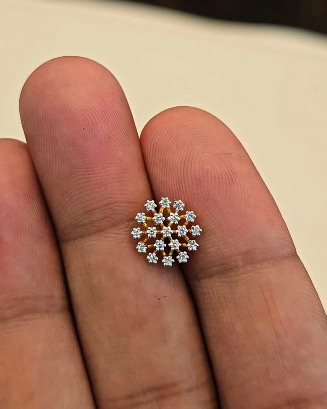 Diamond Nose Pin for Minimal Yet Elegant Beauty