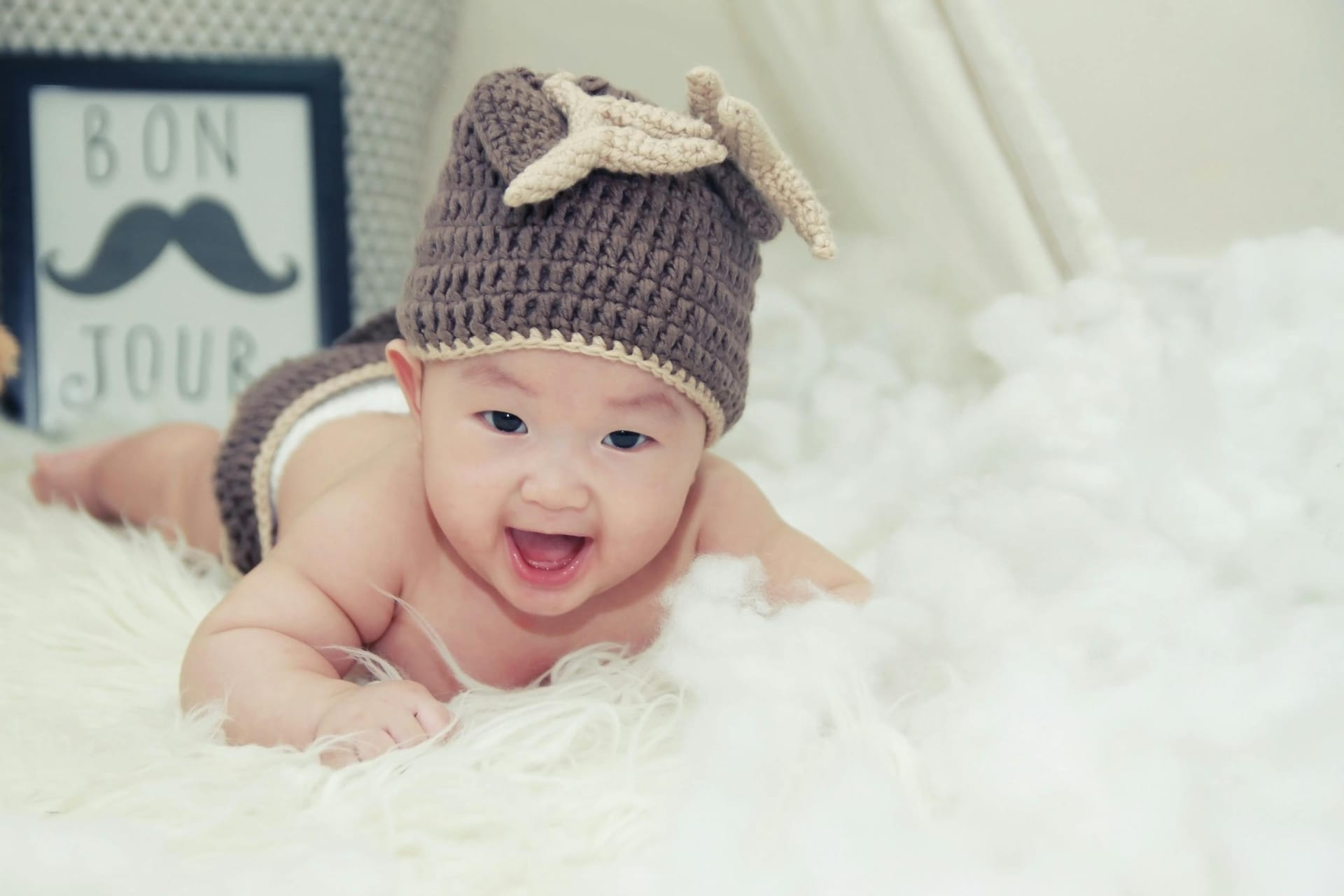 Bonnet Bébé Naissance : Un Accessoire Essentiel pour Bébé Dès la Naissance