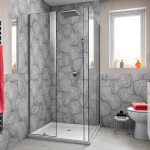 Erleben Sie die Vielfalt der Sonni sanitär Produkte in einem modernen Badezimmer mit eleganten Duschkabinen.