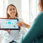 Ringiovanimento ovarico, consultazione tra medico e paziente in clinica moderna.
